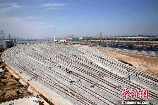 圖為俯瞰基地?！堖h 攝